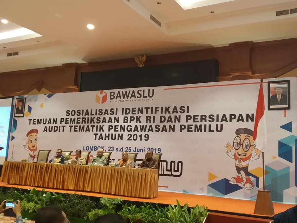 Ketua Bawaslu Gorontalo Utara Saat Mengikuti Kegiatan Sosialisasi Identifikasi Temuan Pemeriksaan BPK RI