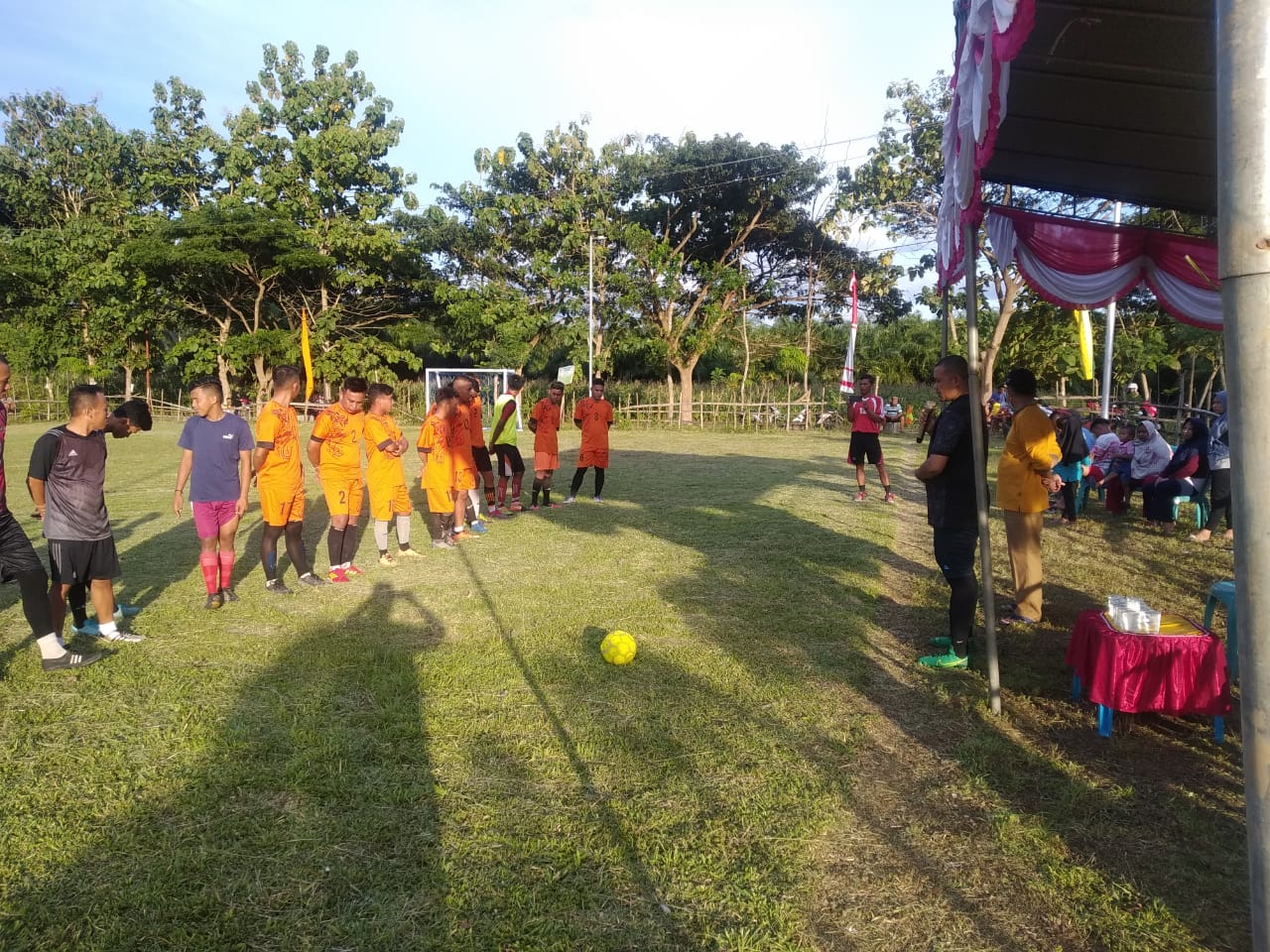 Bawaslu Gorut  Padukan Sosialisasi Dan Olahraga