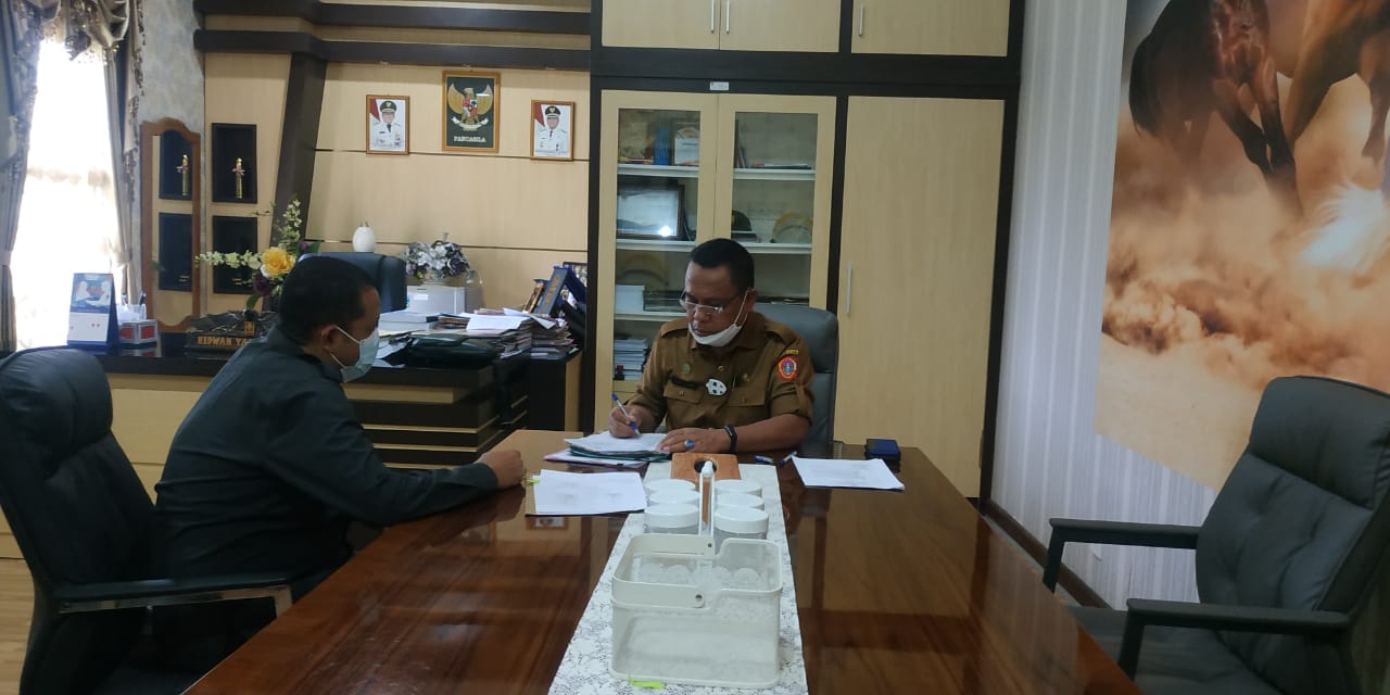 KETUA BAWASLU GORUT BERTEMU SEKDA RIDWAN YASIN