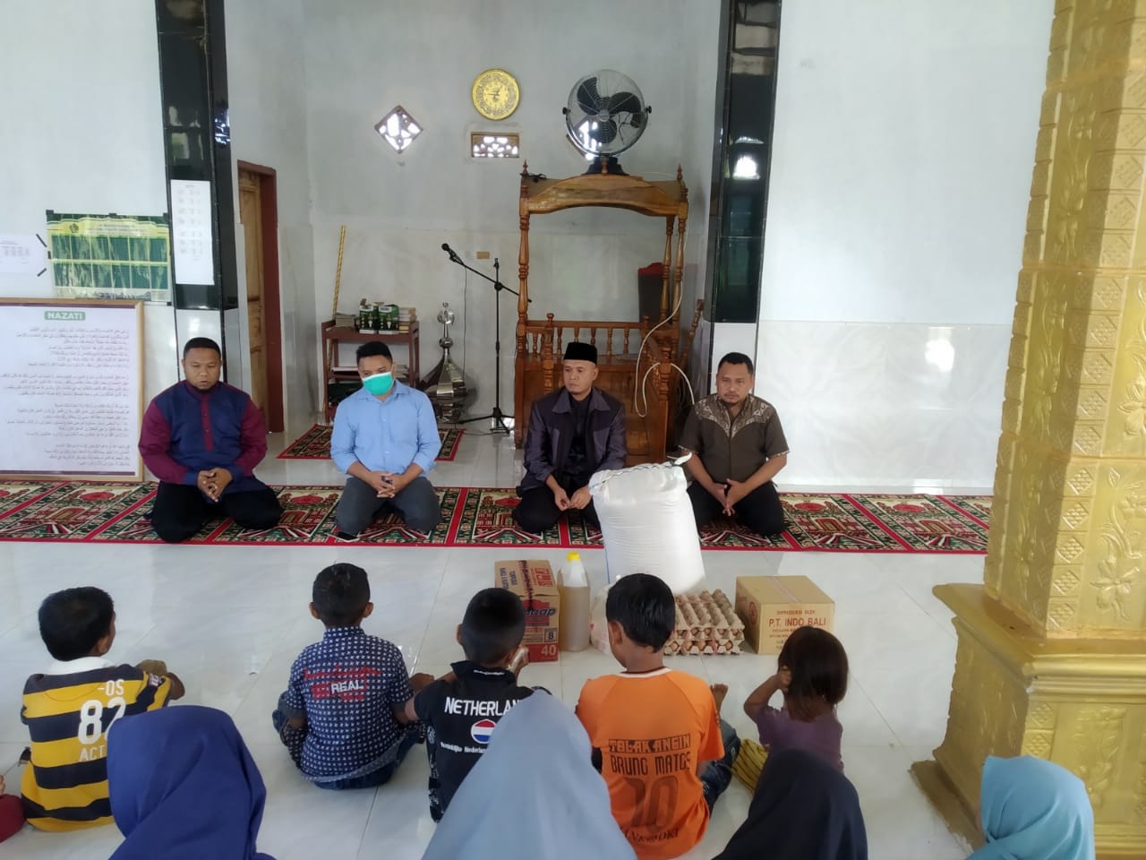 RAYAKAN HUT KE 13, BAWASLU GORUT BERBAGI  DENGAN ANAK YATIM PIATU