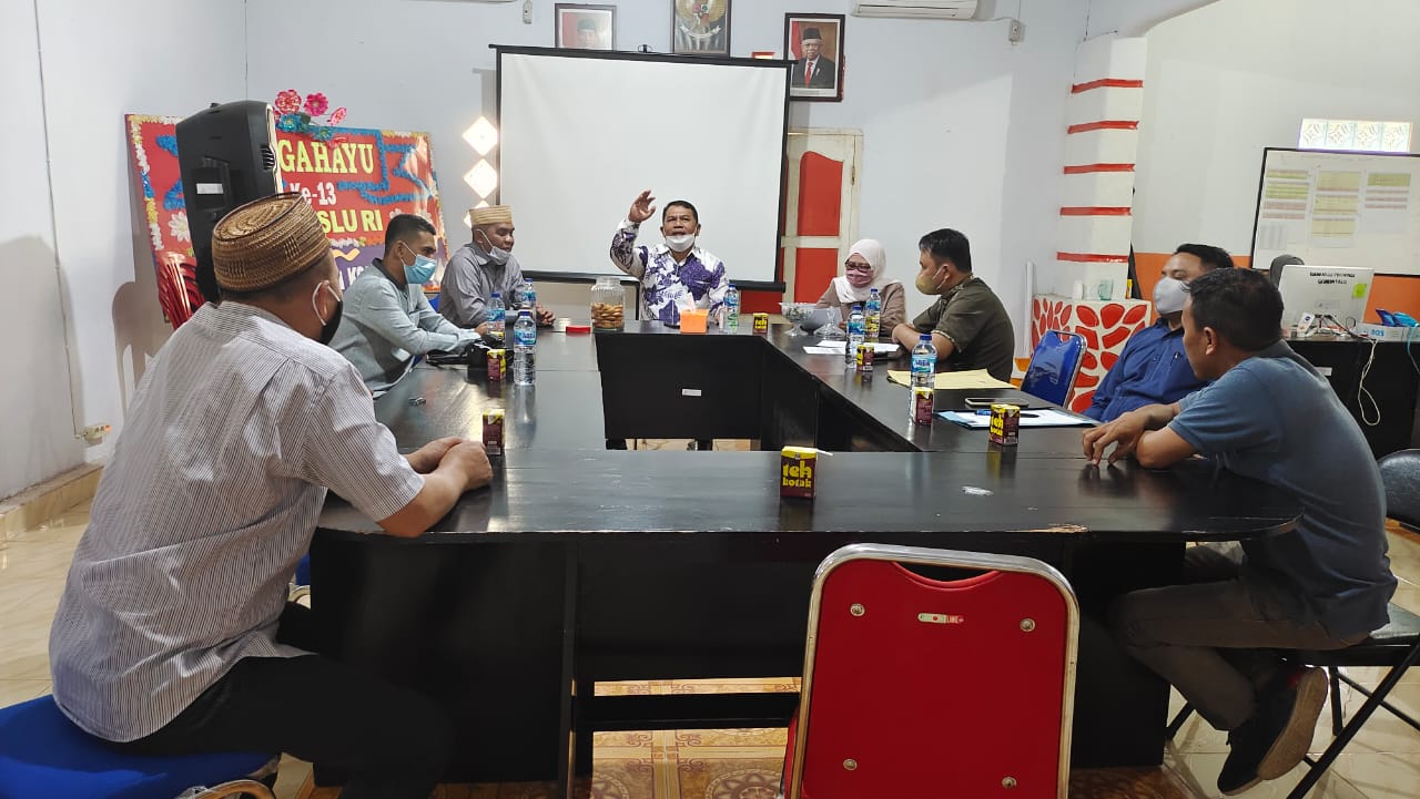 JEFRIAN PAPARKAN HASIL UJI PETIK DAN KESIAPAN PELAKSANAAN SKPP SAAT TERIMA KUNJUNGAN DARI BAWASLU PROVINSI GORONTALO