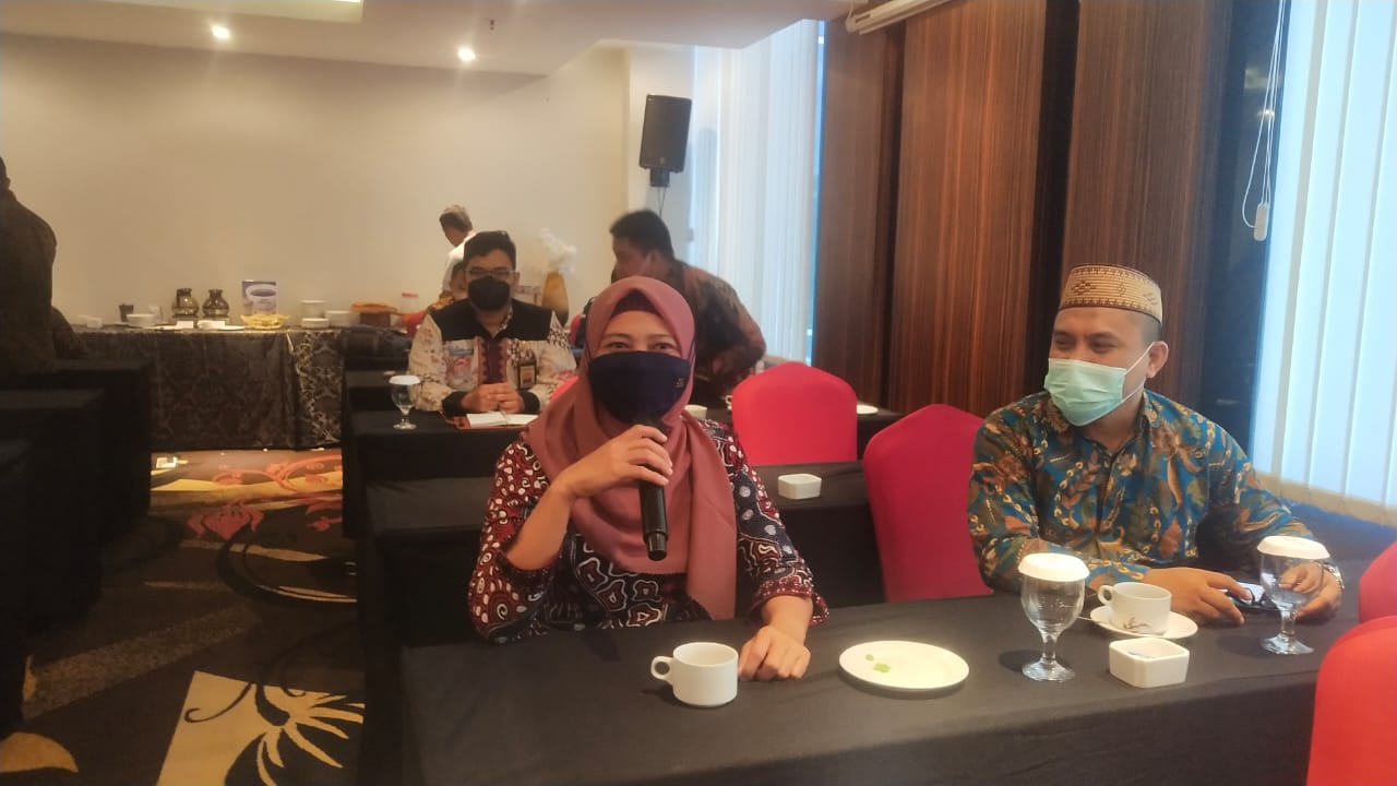 YANTI HALALNGI IKUTI SOSIALISASI PENCANANGAN ZONA INTEGRITAS