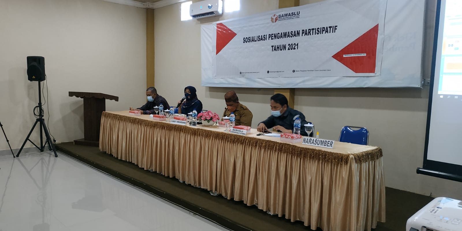 BAWASLU GORUT TINGKATKAN PARTISIPASI MELALUI SOSIALISASI