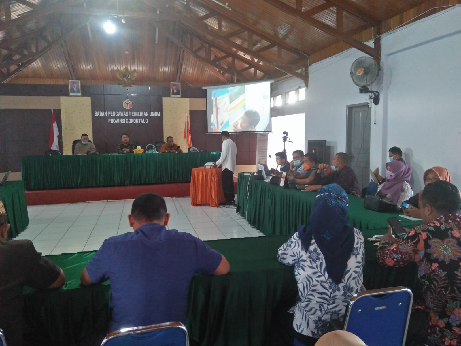 BAWASLU GORONTALO UTARA HADIRI RAKOR PENYUSUNAN LAPORAN KINERJA