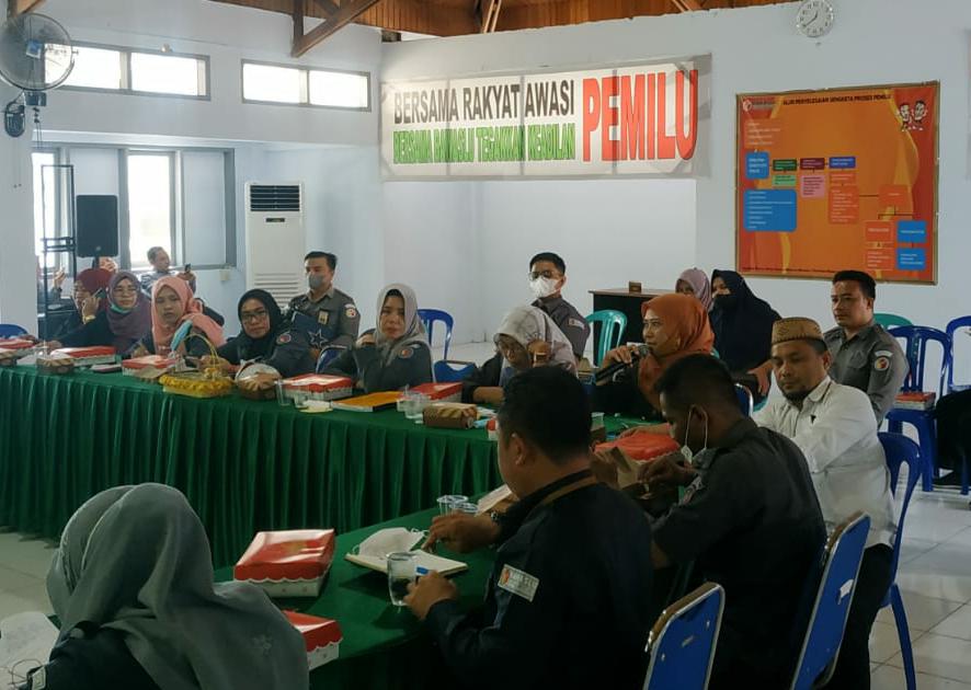 YANTI HALALANGI HADIRI SOSIALISASI DI BAWASLU PROVINSI GORONTALO