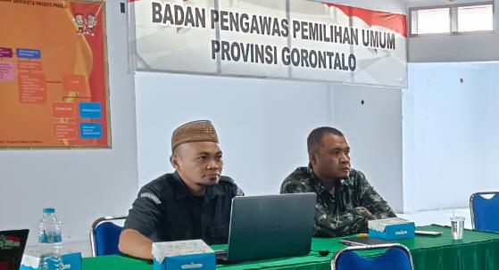 KETUA BAWASLU GORONTALO UTARA HADIRI RAKOR JDIH