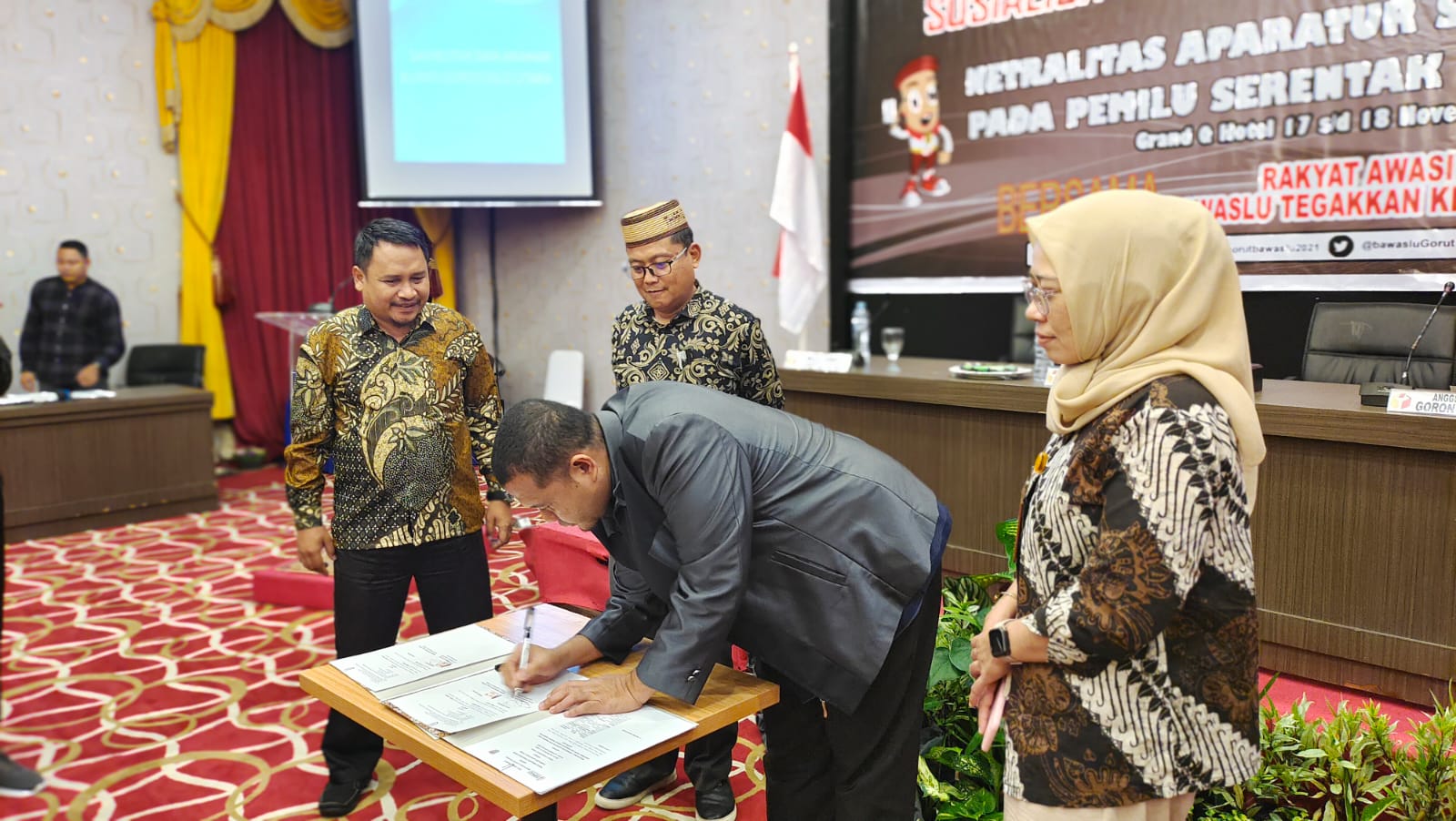 Bawaslu dan Pemkab Gorut Teken MoU Sebagai Upaya Pencegahan Dan Penindakan  Dugaan Pelanggaran Netralitas ASN