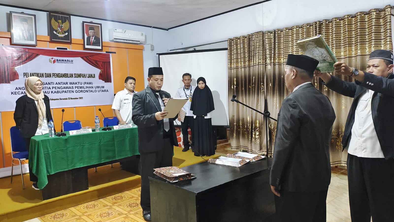 Bawaslu Gorut Lantik PAW Panwaslu Kecamatan Biau