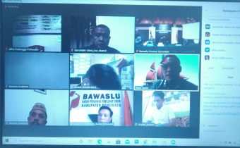 KETUA BAWASLU GORUT HADIRI RAPAT FINALISASI RISET
