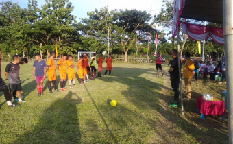 Bawaslu Gorut  Padukan Sosialisasi Dan Olahraga