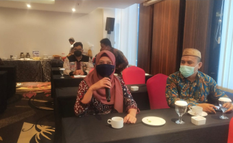 YANTI HALALNGI IKUTI SOSIALISASI PENCANANGAN ZONA INTEGRITAS