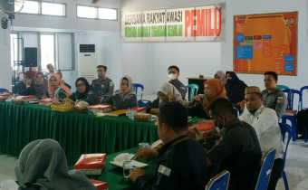 YANTI HALALANGI HADIRI SOSIALISASI DI BAWASLU PROVINSI GORONTALO
