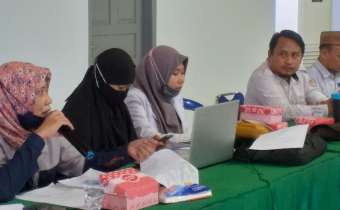 HADIRI RAPAT FINALISASI , YANTI HALALANGI LAPORKAN PROGRES PENYUSUNAN LAPORAN AKHIR