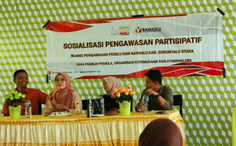 JADI NARASUMBER, YANTI AJAK PEMILIH PEMULA JADI KADER PENGAWAS PARTISIPATIF