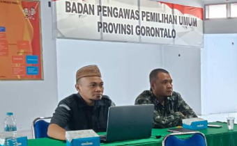 KETUA BAWASLU GORONTALO UTARA HADIRI RAKOR JDIH
